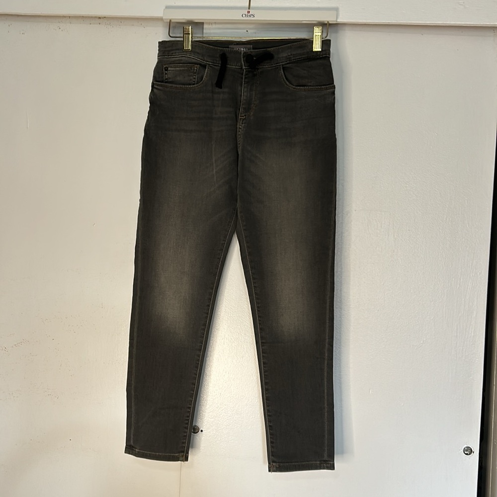 Dl1961 junior(kids) Jean size 12 nwt  CLEAR OUT SALE